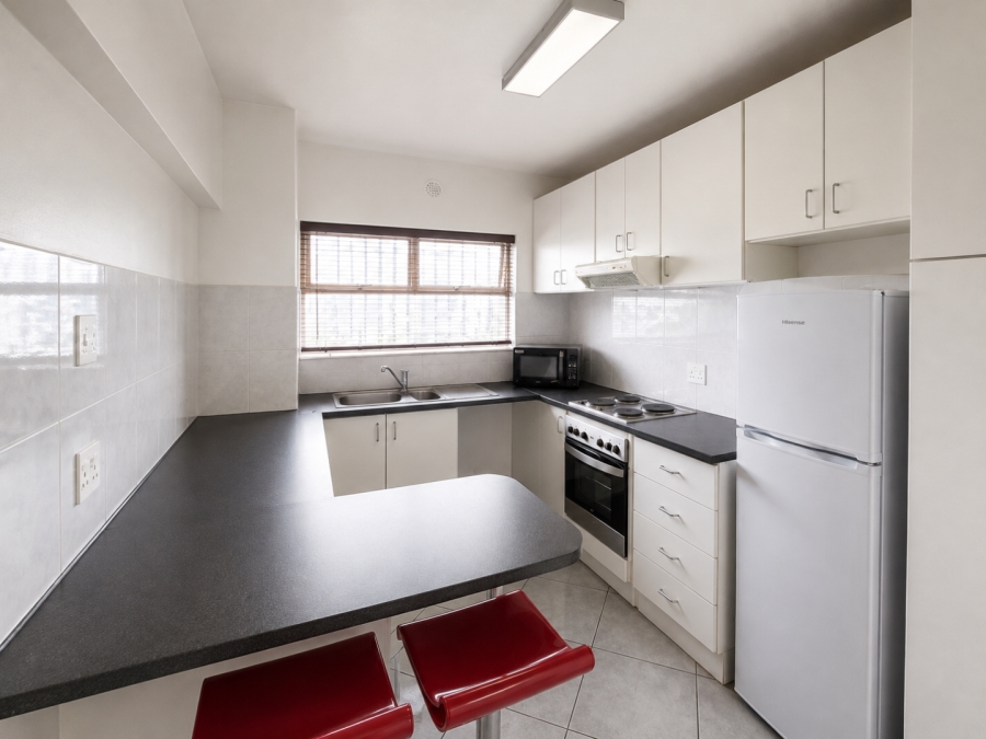 To Let 1 Bedroom Property for Rent in Sea Point Western Cape